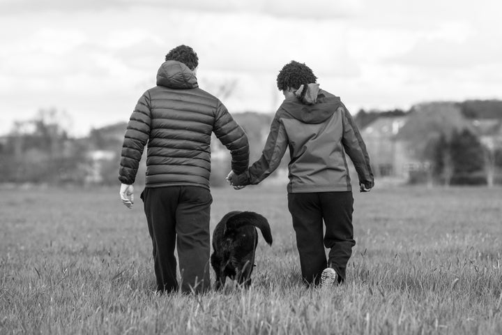 Family photo by Lisbeth Ganer Photography