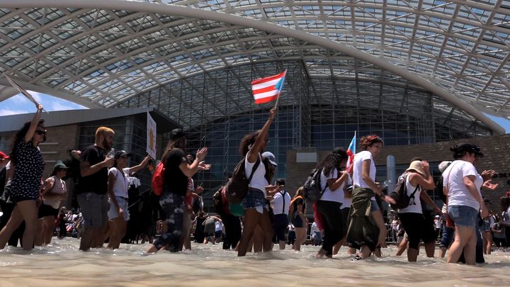 <p>Students and allies protesting in front of Puerto Rico’s Convention Center while the Fiscal Control Board was meeting inside the venue (March 31, 2017).</p>