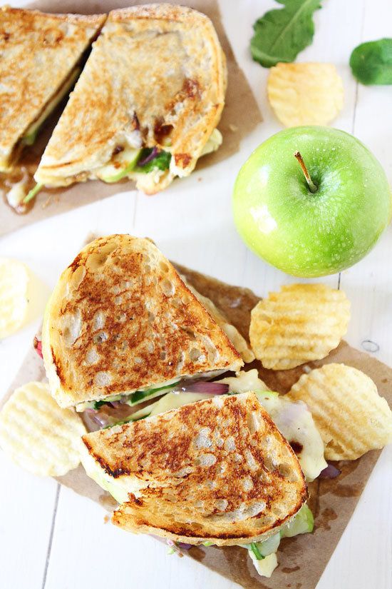 <strong>Get the <a href="http://www.twopeasandtheirpod.com/brie-fig-and-apple-grilled-cheese/" target="_blank">Brie, Fig, and