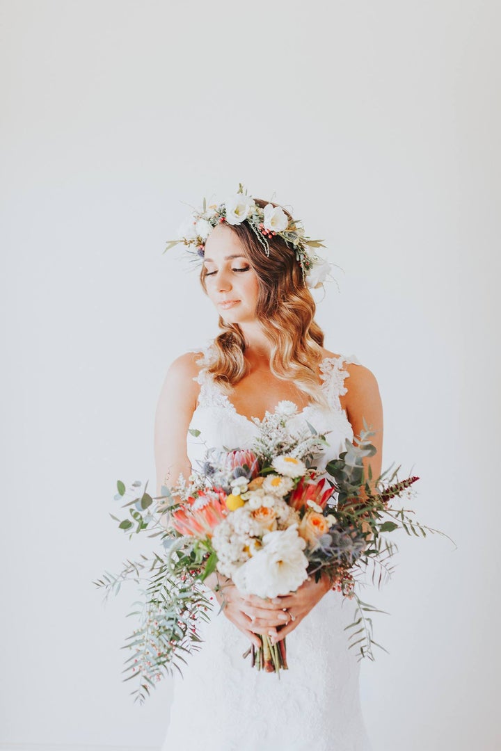 <p><a rel="nofollow" href="https://www.facebook.com/JewelChenowethPhotography/" target="_blank">facebook.com/JewelChenowethPhotography</a></p>