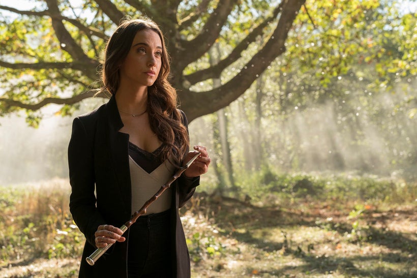 Films Et Séries Tv Avec Stella Maeve Do You Believe in Magic? Stella Maeve of 'The Magicians' Kinda Does