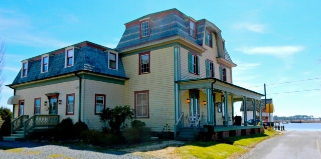 <p>Whitehaven Hotel, Whitehaven MD</p>