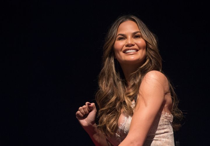 In a recent interview, Chrissy Teigen got real about picking her kid's boogers. 