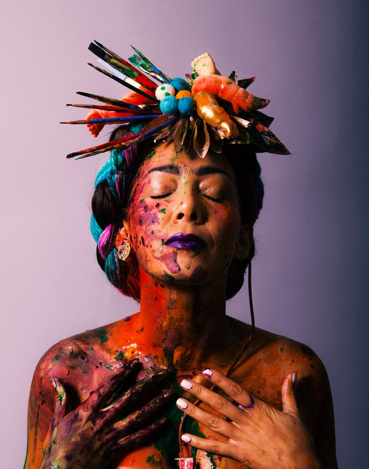 Andrea Dantas as Frida Kahlo.