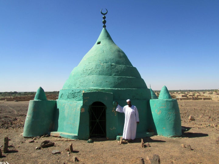 <p>Visiting Sufi tombs in the desert</p>