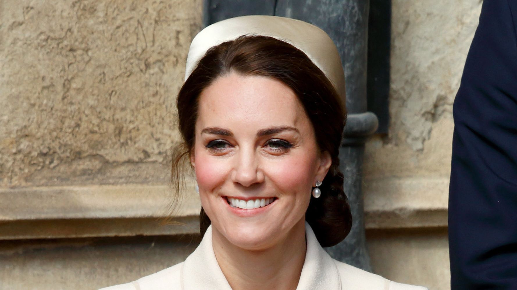 The Duchess Of Cambridge Went Full Jackie O For Easter Huffpost Life 