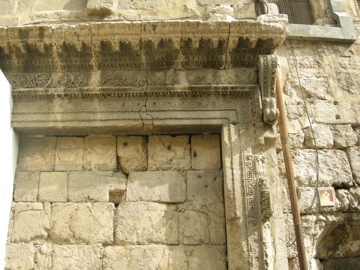 According to al-Sabouni, "It is not uncommon to have 2,000-year-old columns standing in a building with 200-year-old walls."