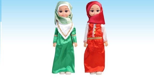 These Muslim dolls wear hijabi fashions and sing in Arabic about children loving their mothers.