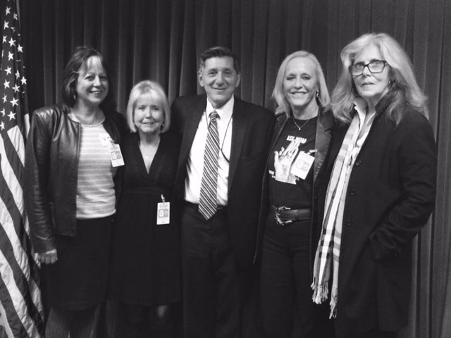 <p>Moms United Steering Committee Members with Director Botticelli 2015</p>