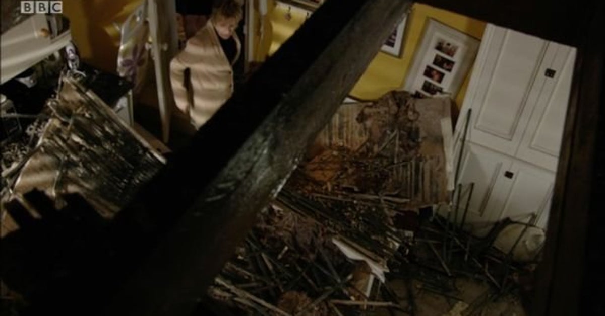 Eastenders May Have Just Killed Off Lady Di As The Carter Family S Woes Mount Huffpost Uk