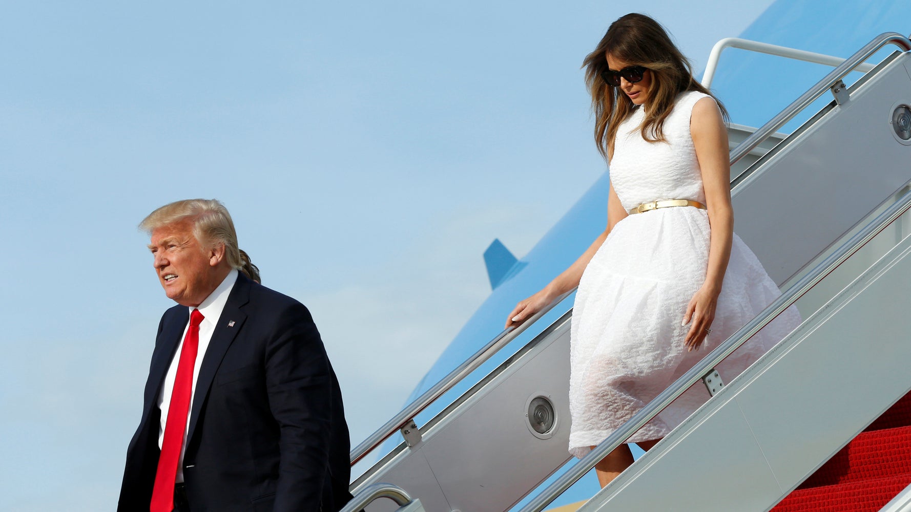 Etiquette Experts Weigh In On Trump S Awkward Walking Distance