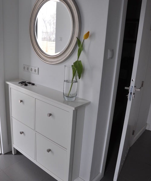 <a rel="nofollow" href="https://www.houzz.com/photos/1366581/small-house-modern-entry-other" target="_blank">Original photo</