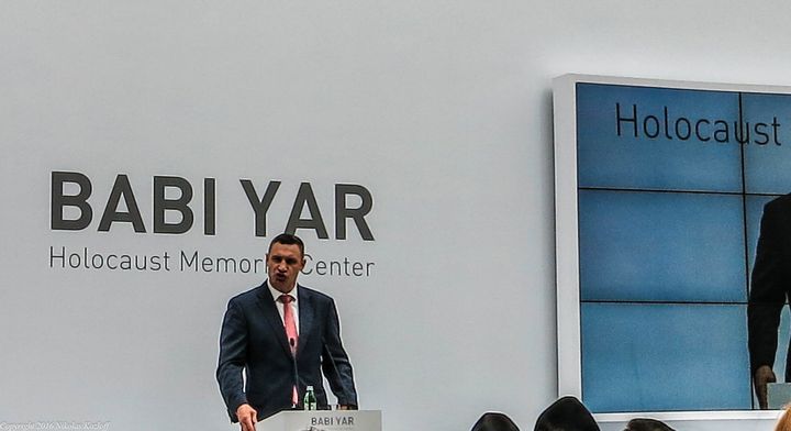 Mayor Klitschko speaks at Babi Yar ceremony.