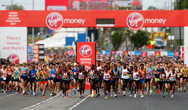 Virgin London Marathon 2017 Sees Record Number Of Runners Hit The - record numb!   ers of runners are competing in the london