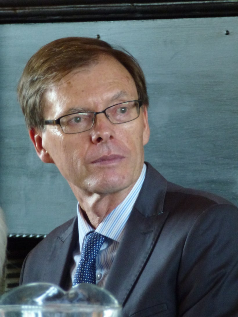 IAN HODDER