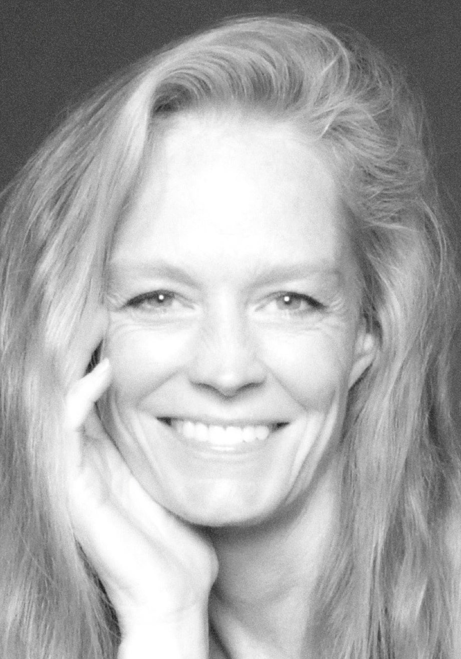suzy amis cameron net worth - Ilustrasi 3