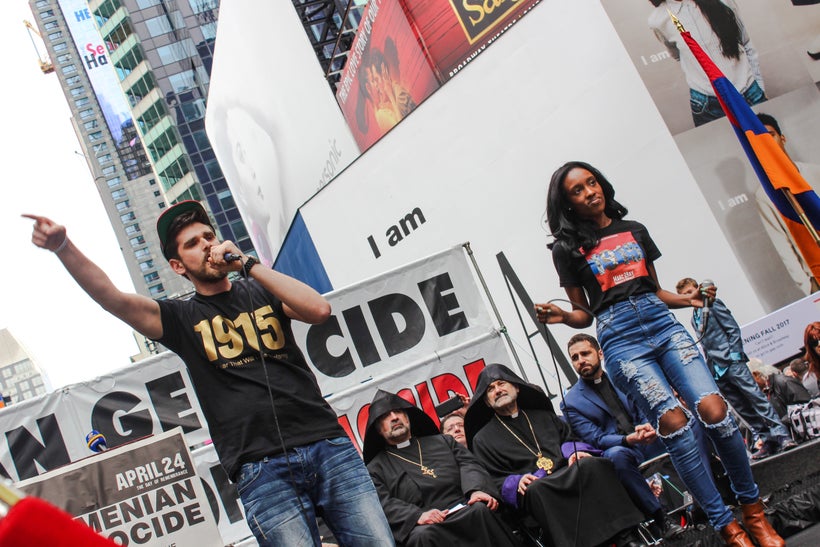 <strong>MARC2RAY RAPPING “1915”</strong>