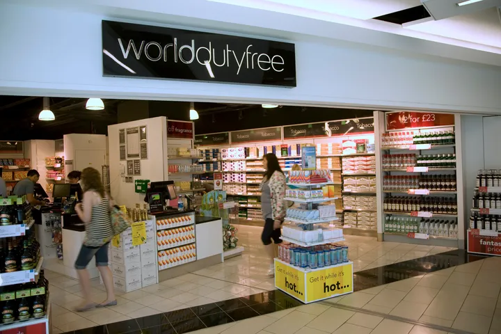 Heathrow airport outlet duty free perfume