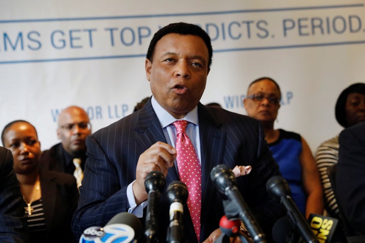 Fox News anchor Kelly Wright says his career hasn't advanced because of discrimination inside the network.