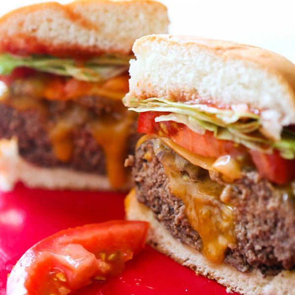 <strong>Get the <a href="http://www.pipandebby.com/pip-ebby/2016/5/12/cheese-stuffed-burgers?rq=burger" target="_blank">Chees