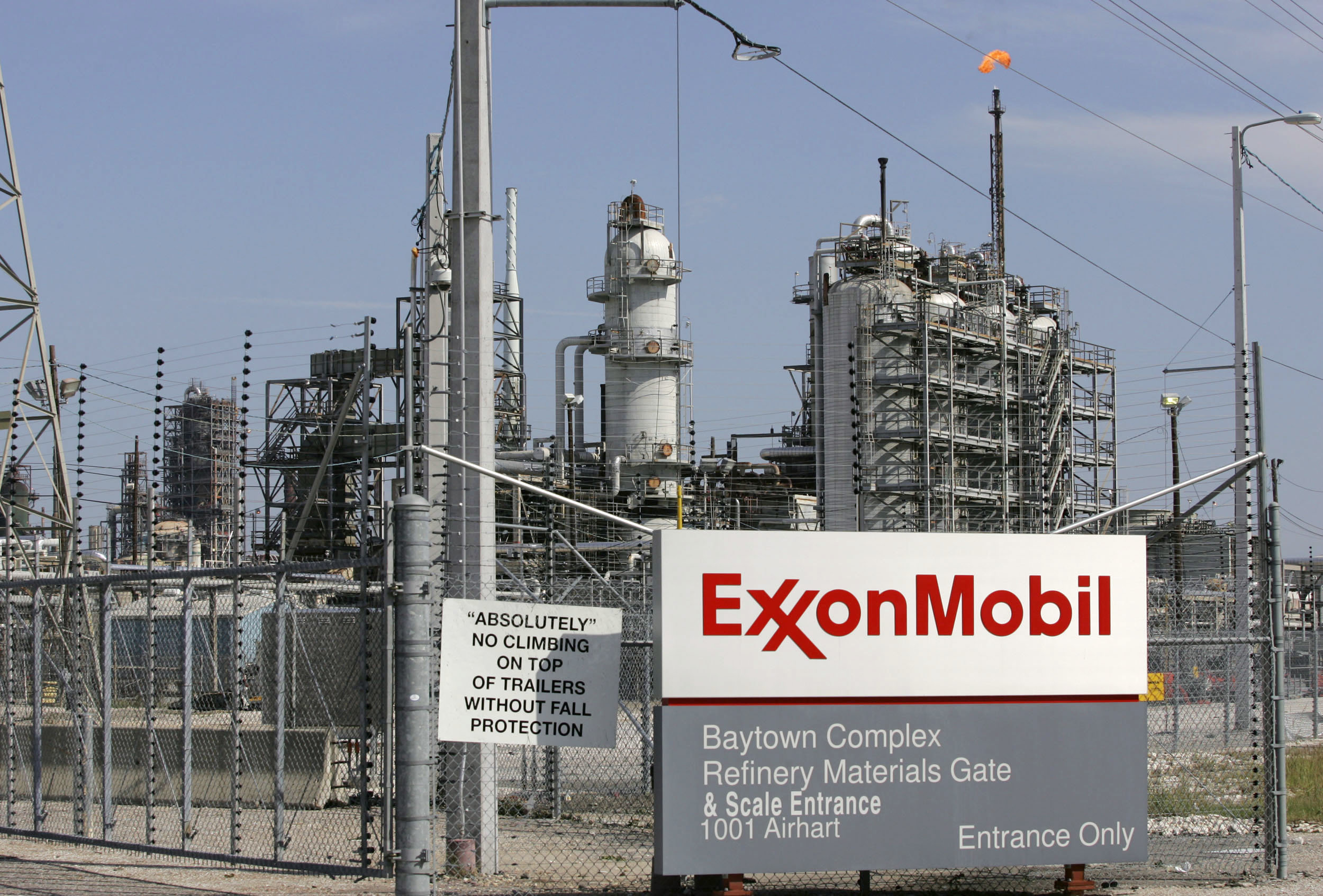 Exxon Mobil Fined $21 Million For Violating Clean Air Act 16,386 Times ...