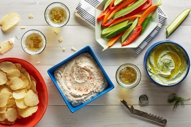 <p>Make <a rel="nofollow" href="http://www.bonappetit.com/recipe/french-onion-dip?mbid=synd_huffpotaste" target="_blank">French onion dip</a> without crying!</p>