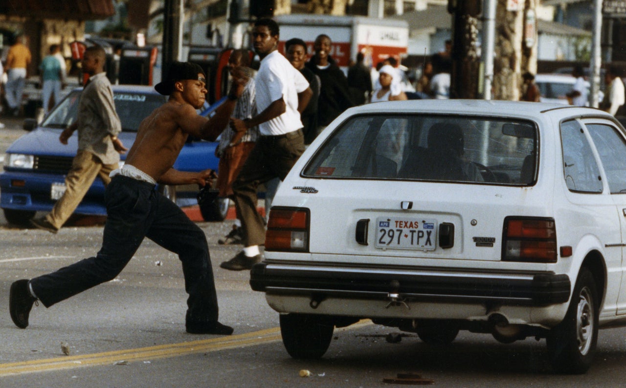 What Photographers Of The LA Riots Really Saw Behind The Lens ...