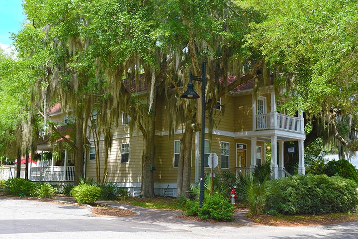 Spanish moss drips from trees, adding a Gothic dimension to Beaufort’s charming homes and businesses.