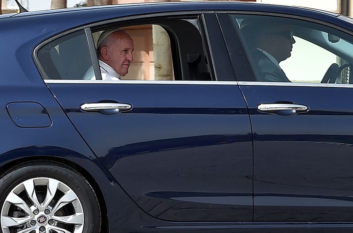 Pope Francis leaves Cairo's International Airport upon his arrival in the Egyptian capital on April 28, 2017.