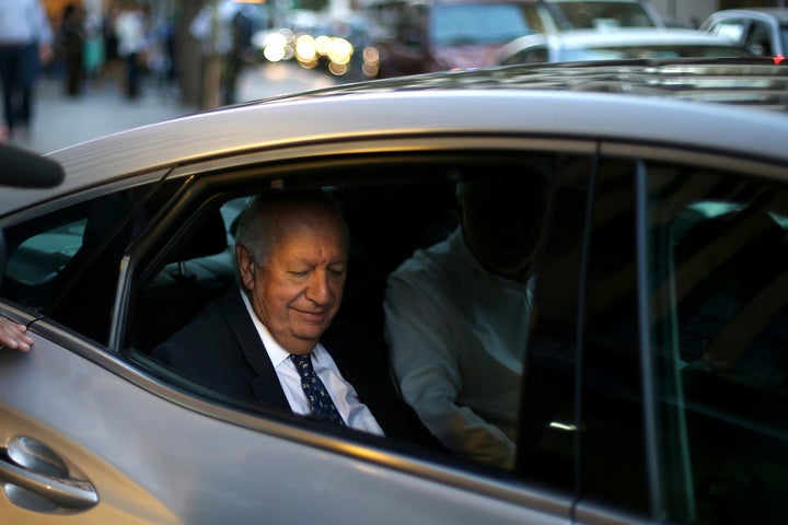 Ricardo Lagos bids adieu after withdrawing from the presidential race on April 10 2017. 