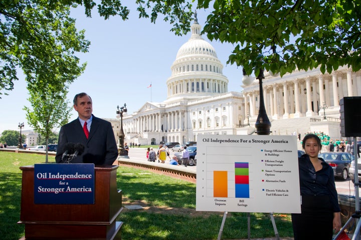 Sen. Merkley during a news conference on the West Front of the U.S. Capitol on legislation he is sponsoring that is aimed at eliminating U.S. dependence on overseas oil by 2030.