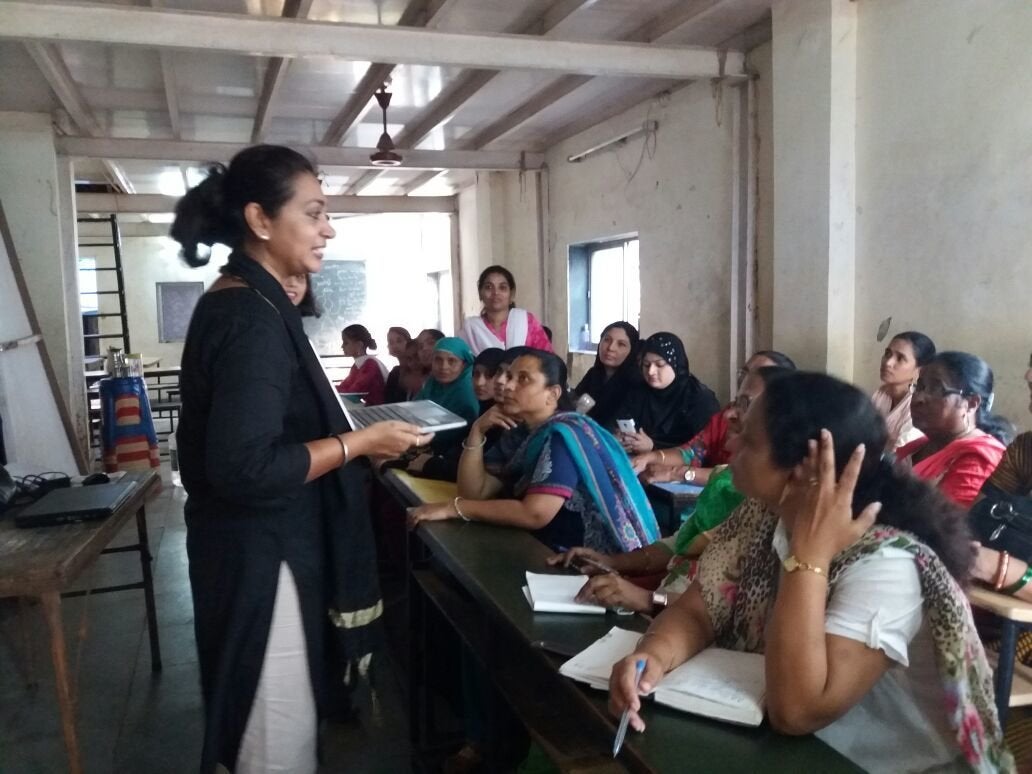 Insia Dariwala speaking about FGC and social norms at a workshop for Bharatiya Muslim Mahila Andolan (Indian Muslim Women's Movement).