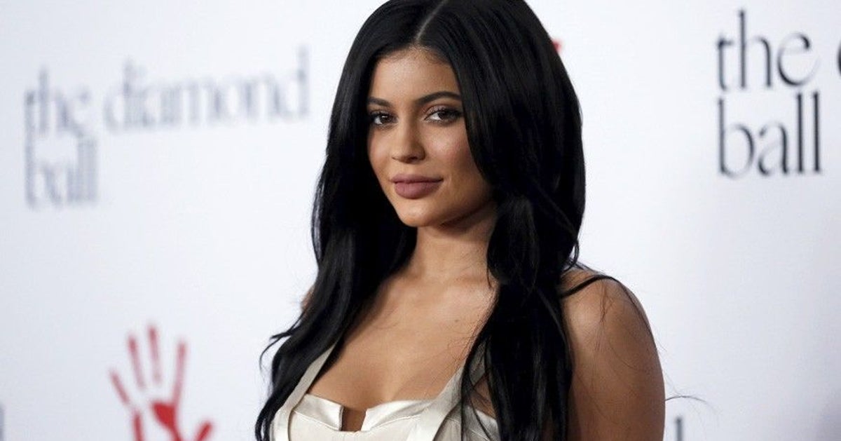Cleavage Makeup The Strange Beauty Trend That Many Are Daring To Try 