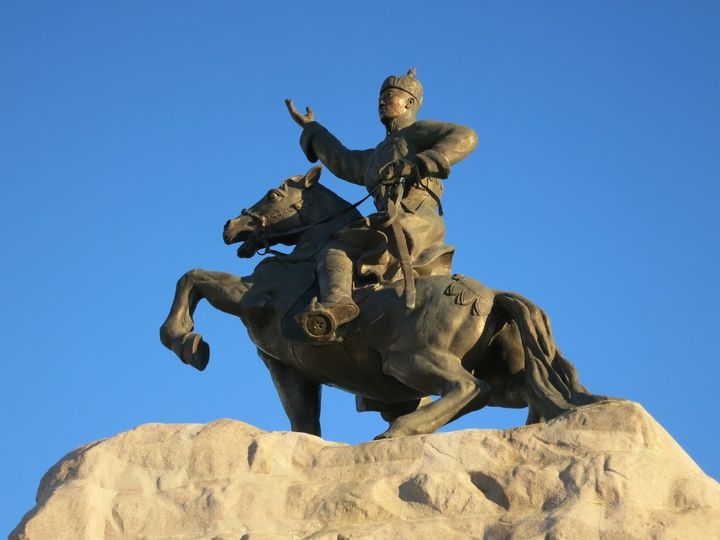 Statue of Sukhbaatar