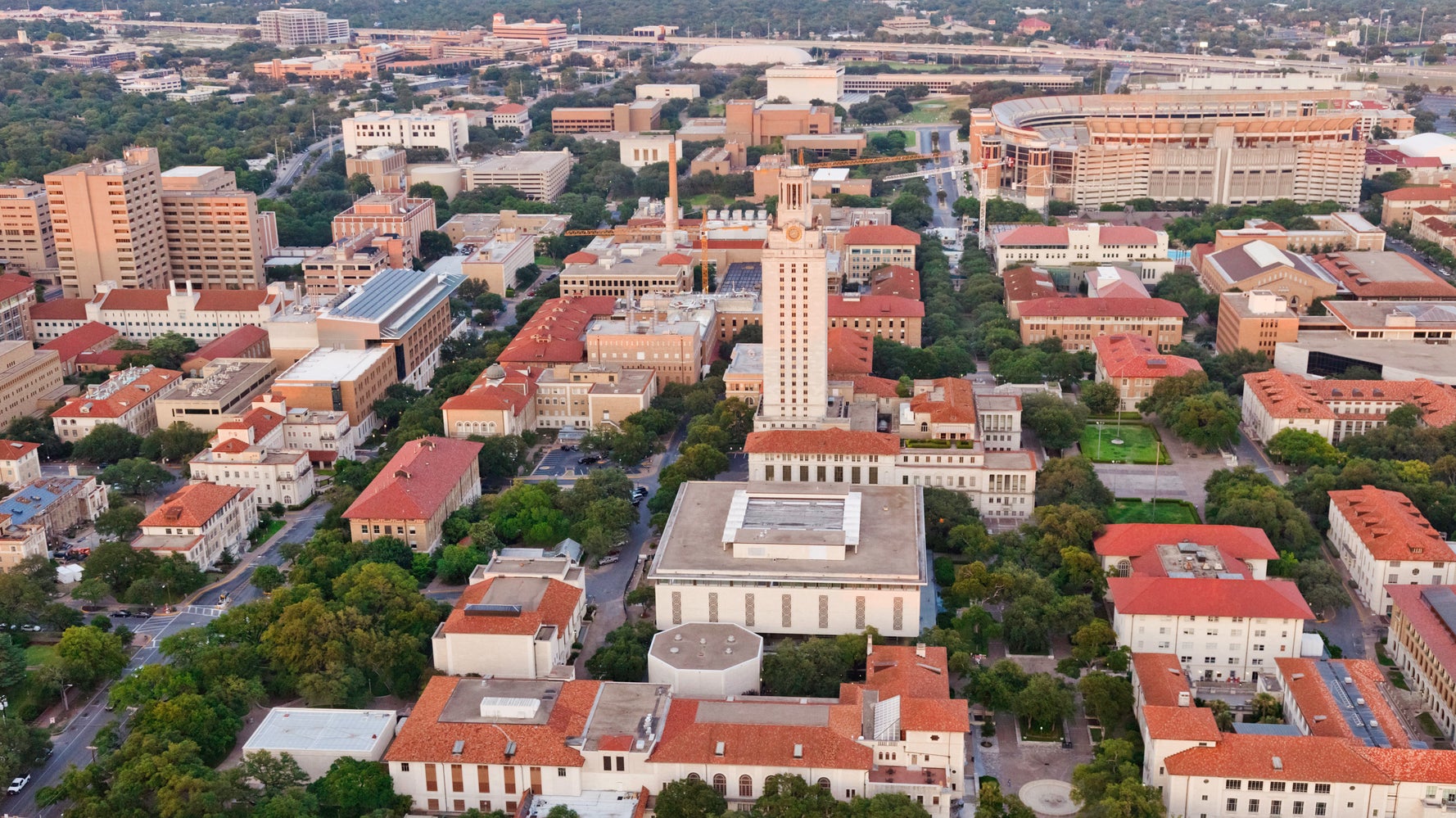 1 Dead, 3 Hurt In Stabbing On UT Austin Campus HuffPost
