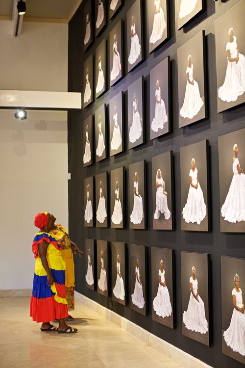 Viewing the exhibit in Cartagena