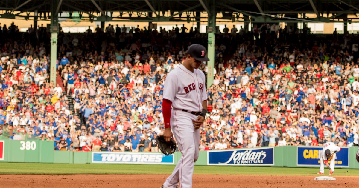 RED SOX FAN AWKWARDLY PROPOSES TO GIRL FRIEND