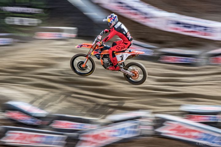 Ryan Dungey navigates the short but tricky sand section just before the finish line. Next weekend, his KTM will once again have the red background with white number one as he regained the points lead in NJ.