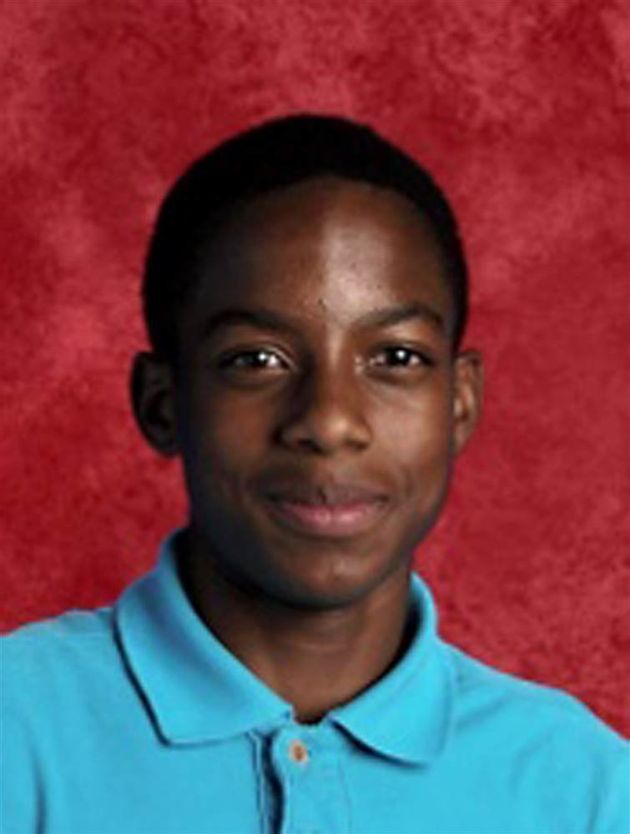 武器を持たない15歳黒人少年を射殺した警官、殺人罪で起訴