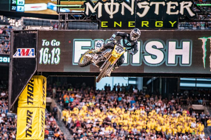 Malcolm Stewart had a forgettable race, finishing in 13th. He was one of three Stewarts in the 450SX main event, none of them related. Princeton, New Jersey’s own Ronnie Stewart had a huge contingent of support, as can be seen with the yellow t-shirted crowd in the background.
