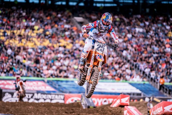 Marvin Musquin could have run away with the win but he did not, perhaps due to team order to let Dungey take the win and points lead. No matter, while in NJ the French rider also resigned with Red Bull KTM through 2019.