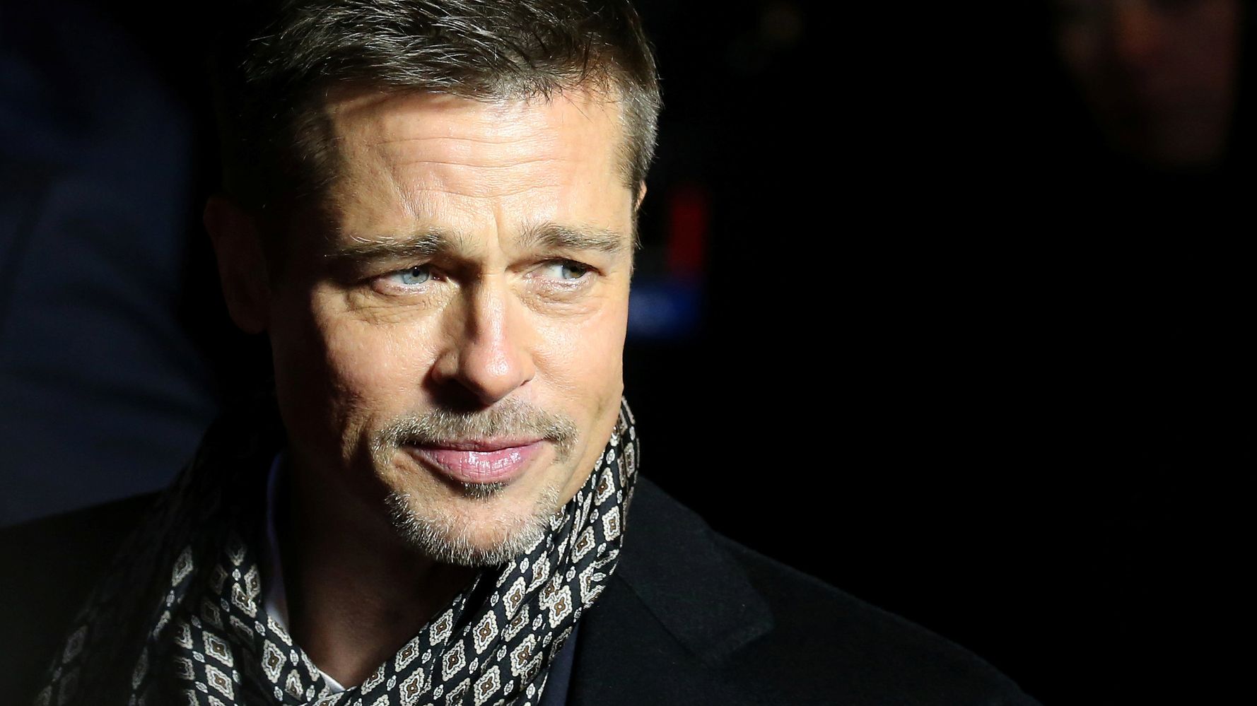 Download Brad Pitt, Hollywood Heartthrob
