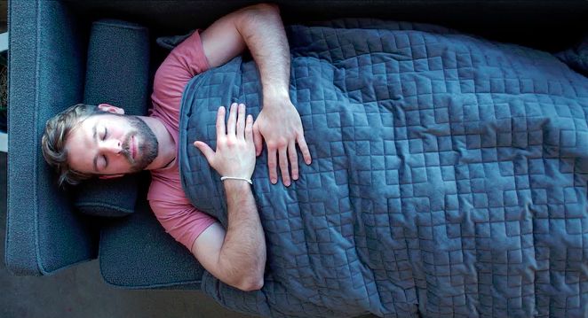 This 25-Pound Blanket Could Help You Sleep Through The Night | HuffPost