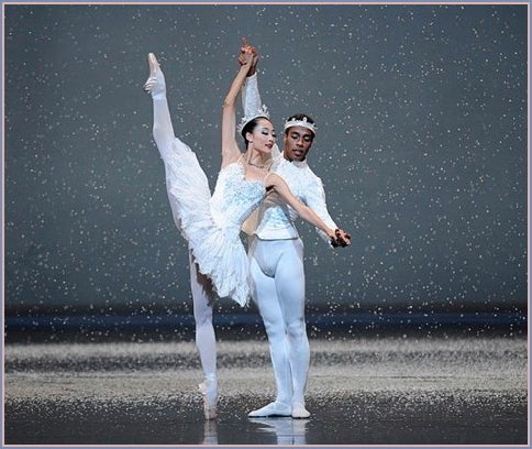 WanTing Zhao and Daniel Deivison-Oliveira in Tomasson's <em>Nutcracker</em>