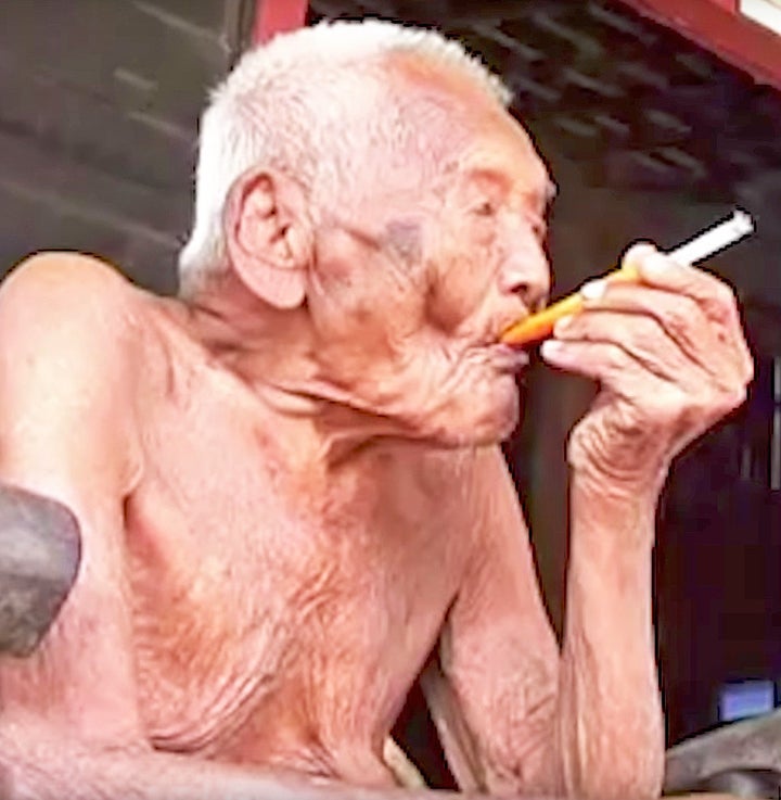 Longtime Indonesian resident Sodimedjo, aka Mbah Gotho -- a former heavy smoker -- has died at the alleged age of 146.