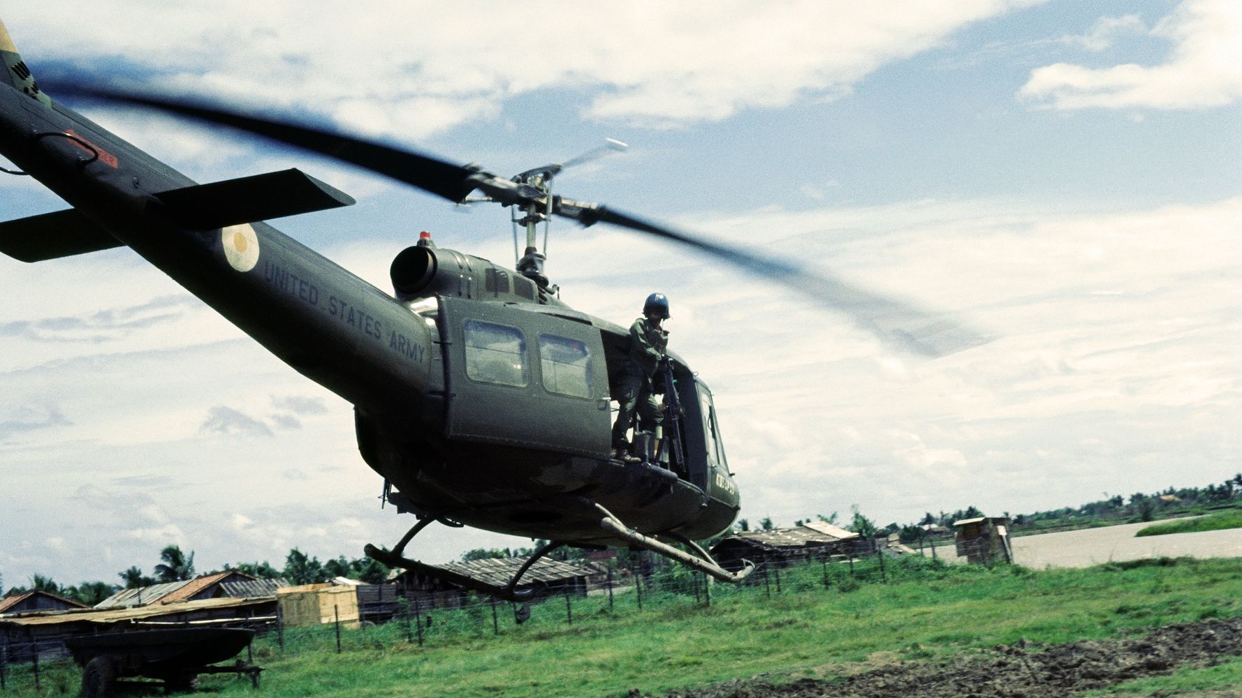 Vietnam Helicopter Crews To Be Honored At Arlington | HuffPost Latest News