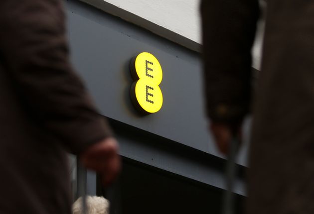 ee-scraps-roaming-charges-for-52-countries-around-the-world-huffpost-uk