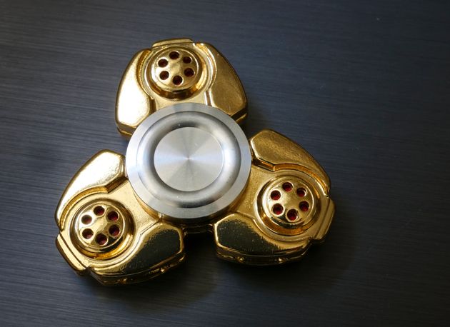 School Bans Fid Spinners After Girl Appeals To Her Headteacher