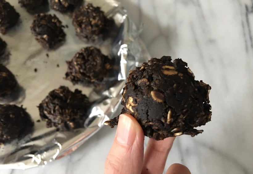 <a rel="nofollow" href="http://www.pronutritionconsulting.com/recipes-snacks/decadent-dark-chocolate-nobakes" target="_blank"