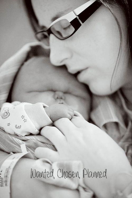 This image of Alexis Marie Chute and her son Zachary was taken by a Now I Lay Me Down To Sleep photographer. These photographers are volunteers who capture images of babies that have died, which are often the only photographs bereaved parents have of their child.